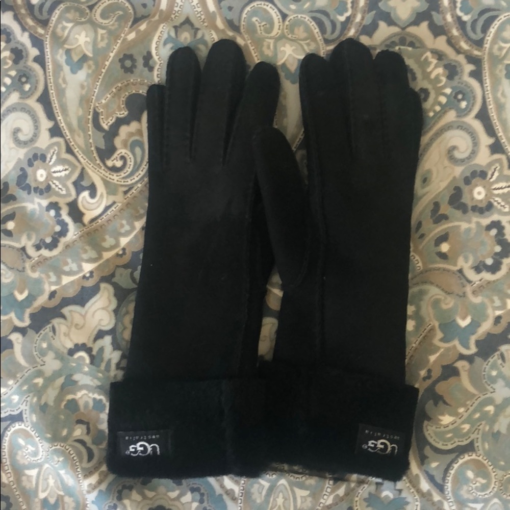 Ugg black shearling gloves